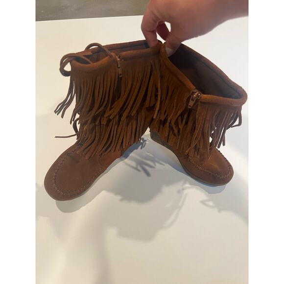 Minnetonka Fringe Wedge Boots – Boho Chic | Chloé Inspired | Size 7 - Picture 3 of 5